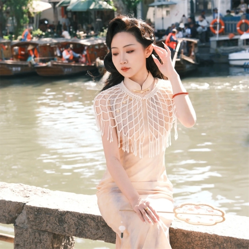  Light Pearls Decorated Pearls - Women Formal Event Wear 评论和价格